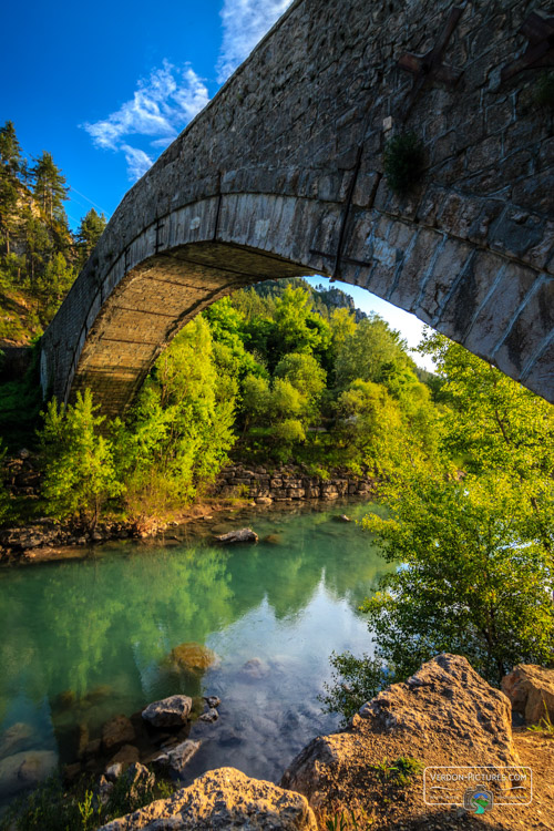 photo pont roc castellane verdon